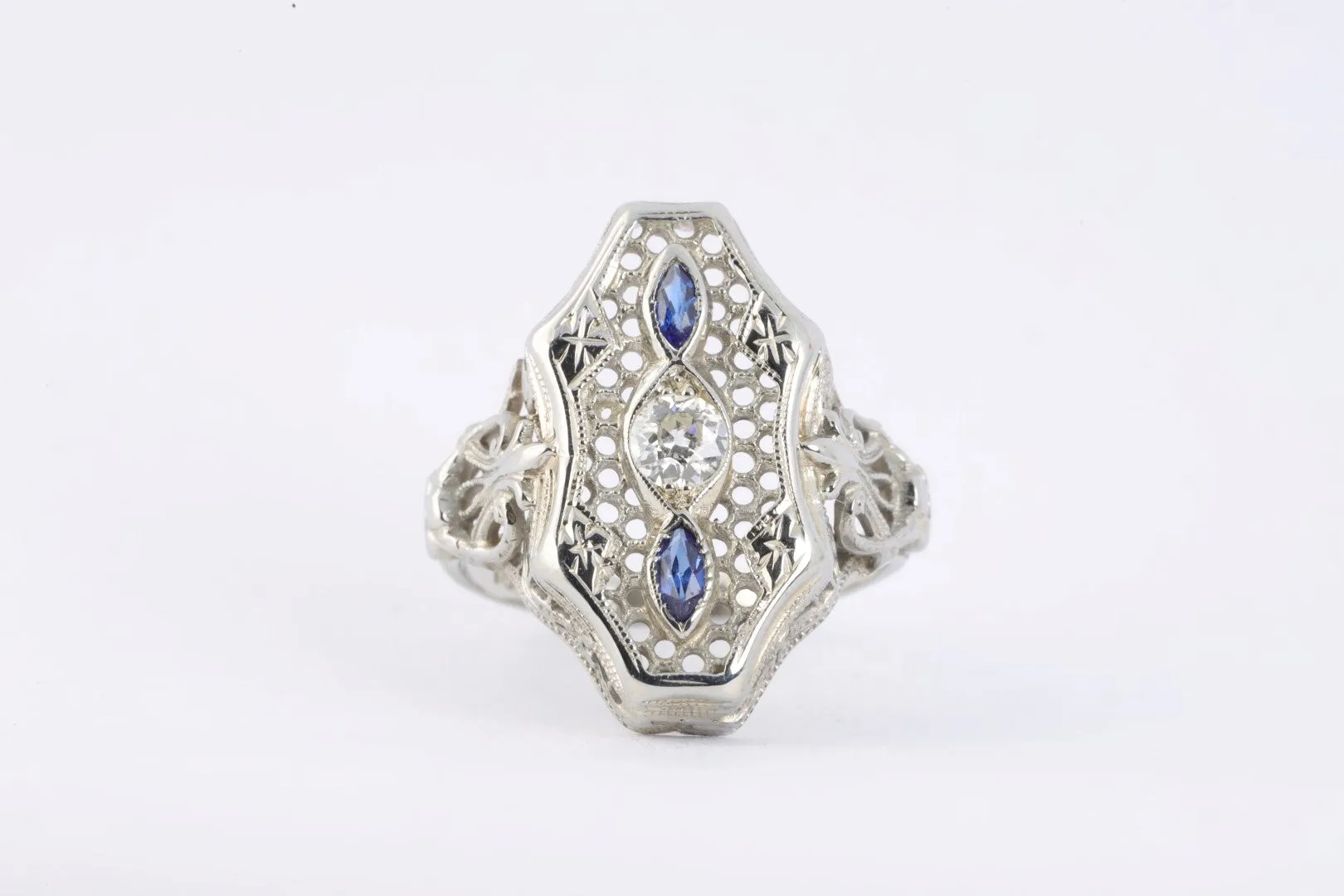 18k White Gold 0.21tcw Diamond 0.05tcw Sapphire Saddle Ring Size 5 (4.18g.)