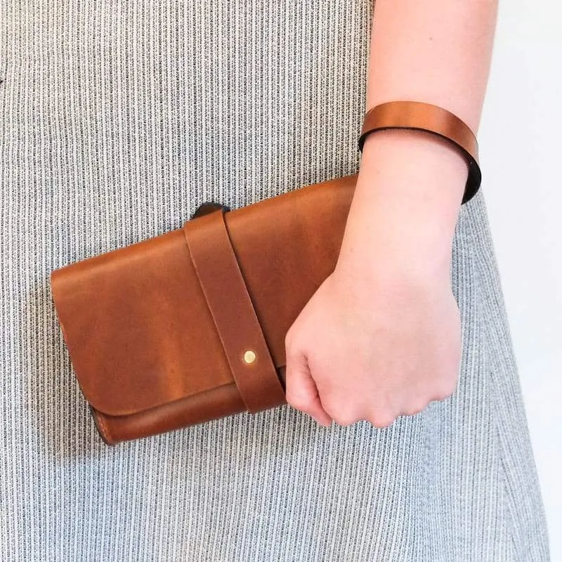 Faro Wristlet