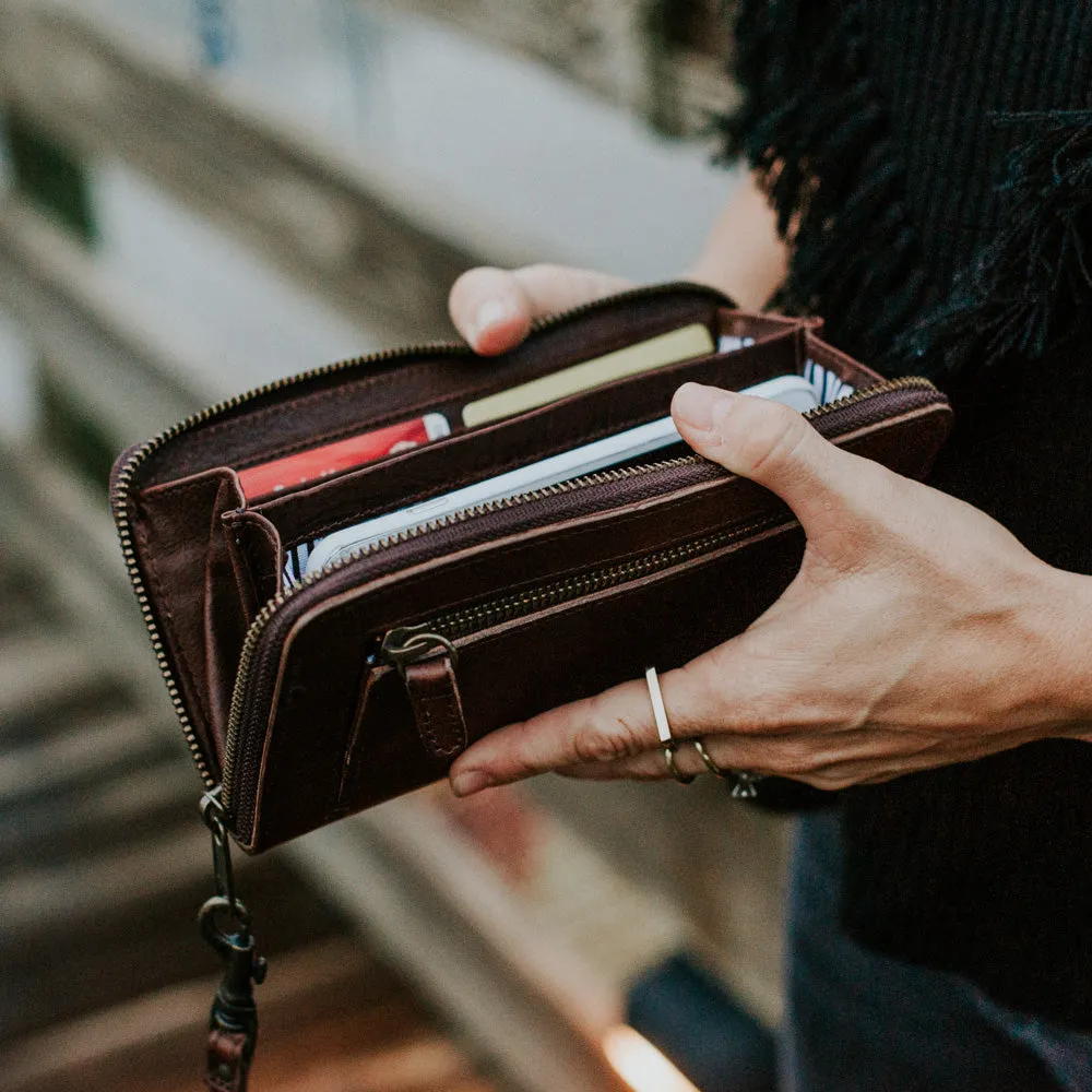 Madison Leather Wristlet Wallet | Dark Hazelnut