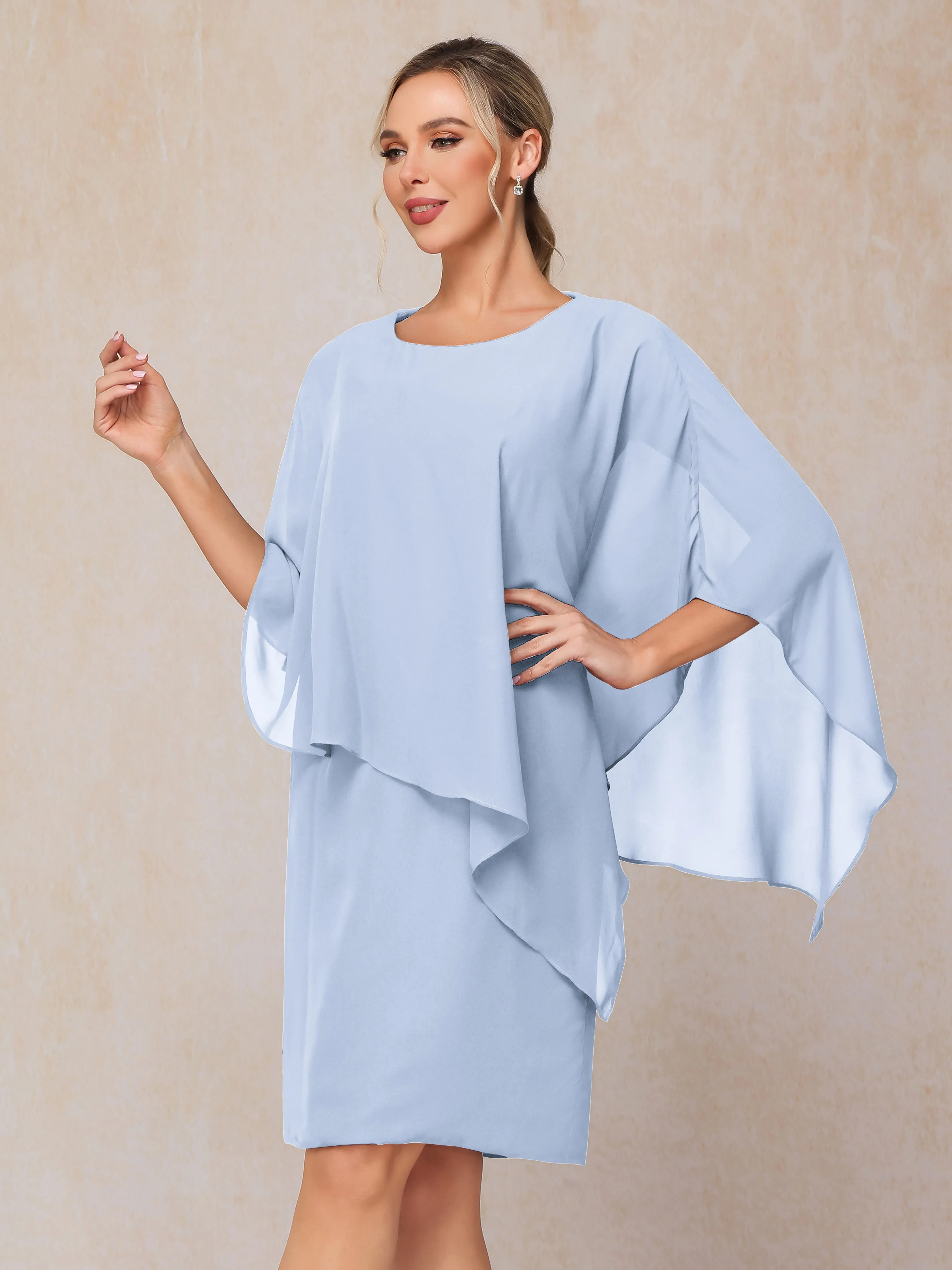 Manches asymétriques Col bateau Mousseline Robe Mère de la Mariée avec cape