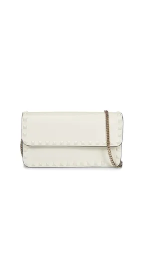 Rockstud Grainy Calfskin Chain Pouch - Ivory