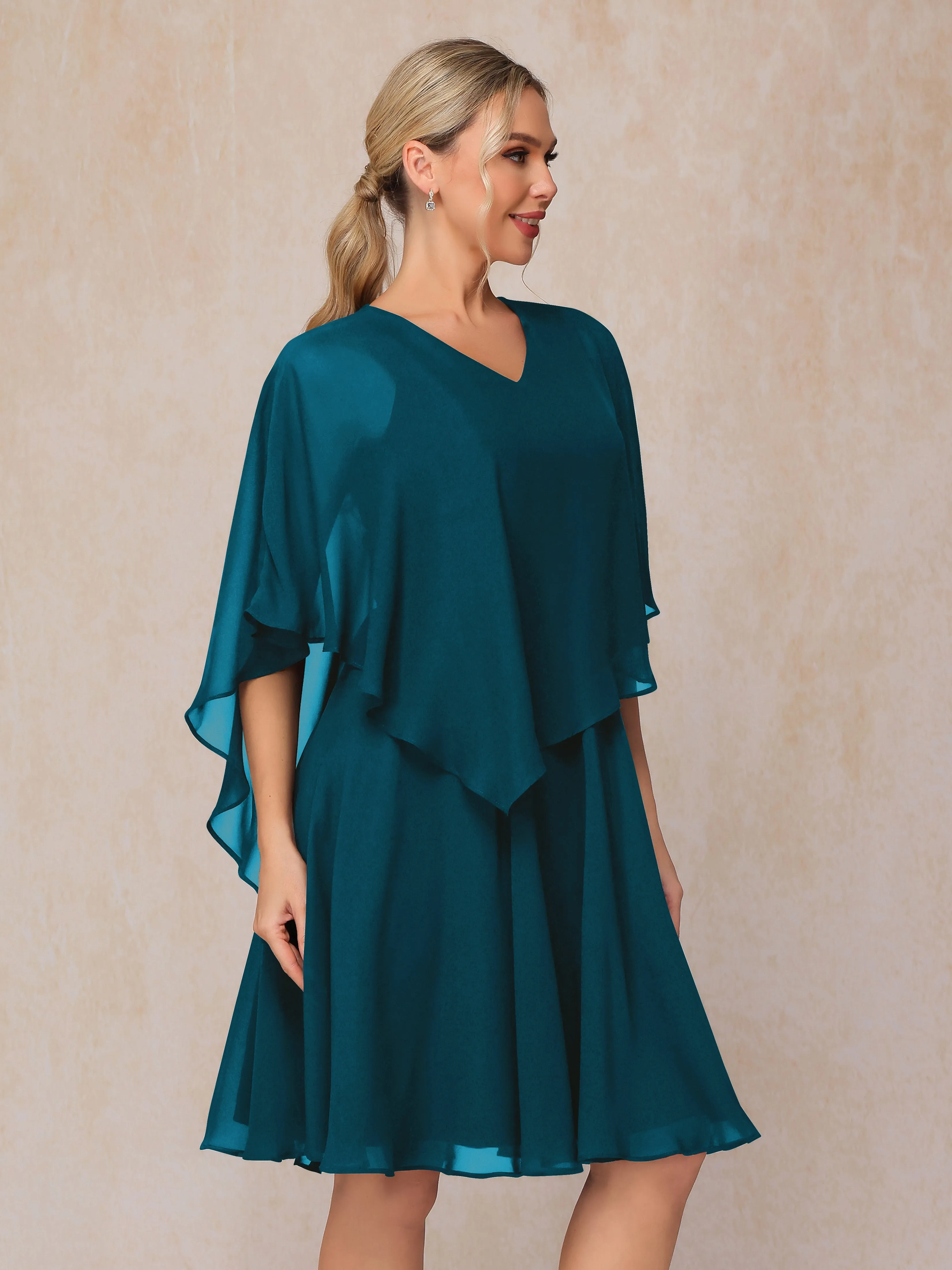 Trapèze Manches asymétriques Col V Mousseline Robe Mère de la Mariée avec cape