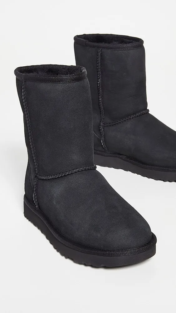 UGG   Classic Short II Boots 